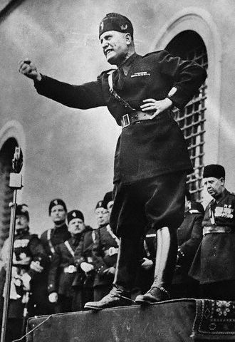 Benito Mussolini  (1883-1945)